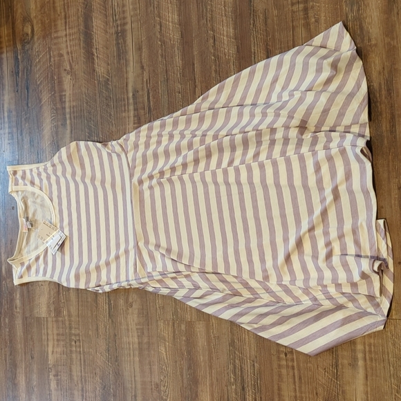 LuLaRoe Dresses & Skirts - LuLaRoe large purple and white Nicki dress new with tags